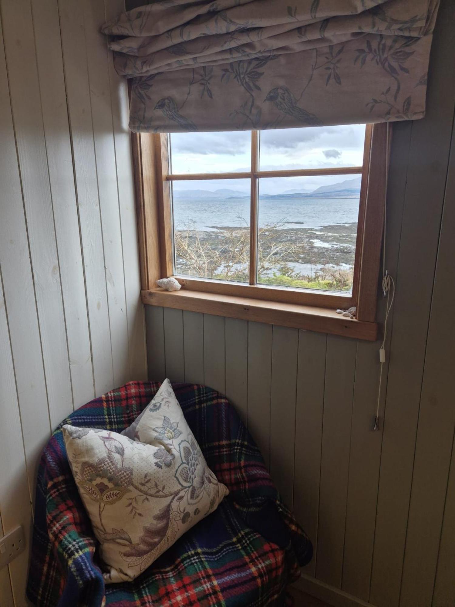 Corry Lodge Estate - Sheperds Huts Or Container Stays With Sea View Broadford (Isle of Skye) Exterior photo