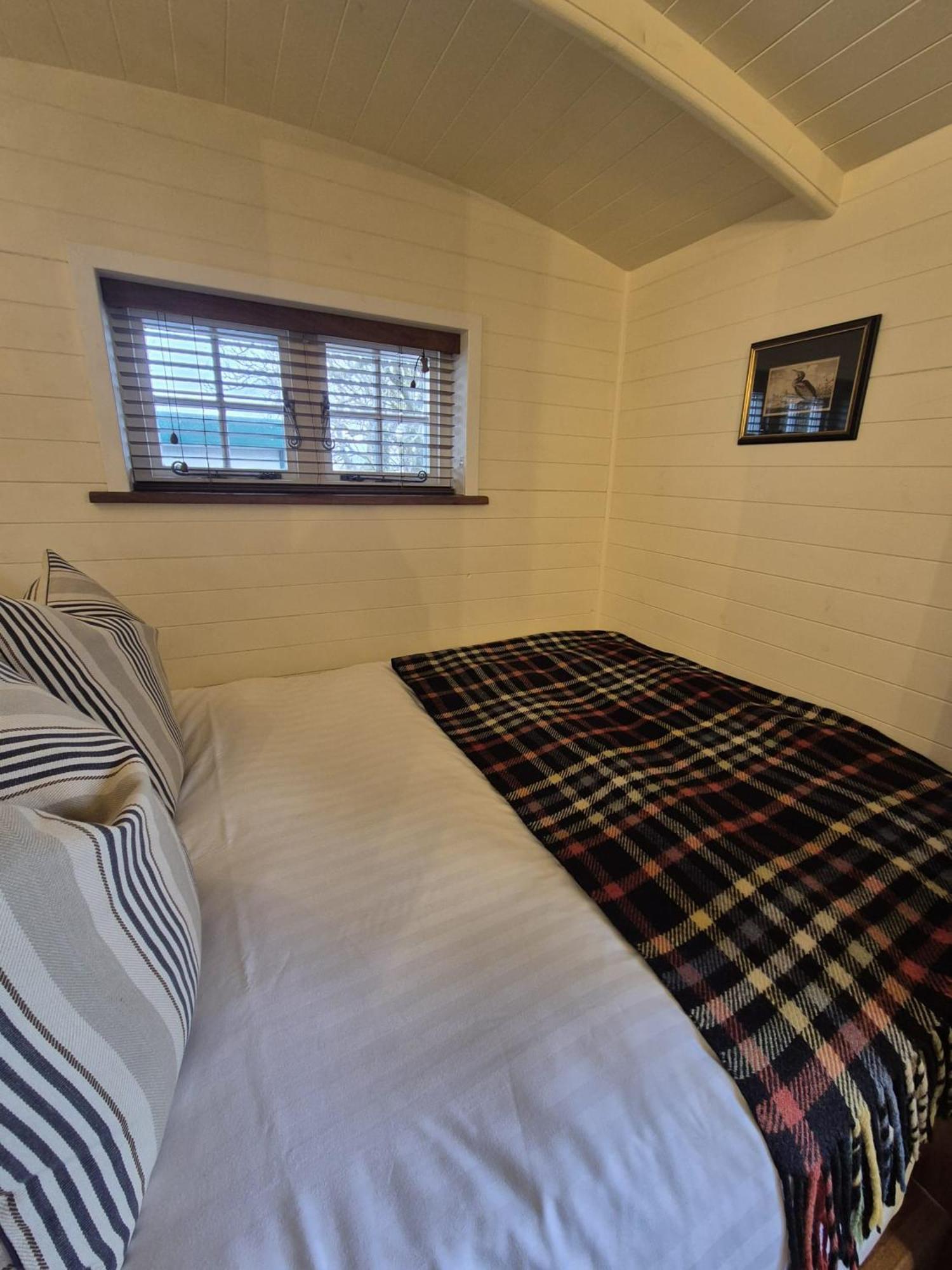 Corry Lodge Estate - Sheperds Huts Or Container Stays With Sea View Broadford (Isle of Skye) Exterior photo